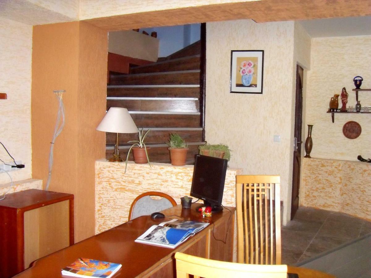 Hotel Nadikvari Tbilisi Bagian luar foto